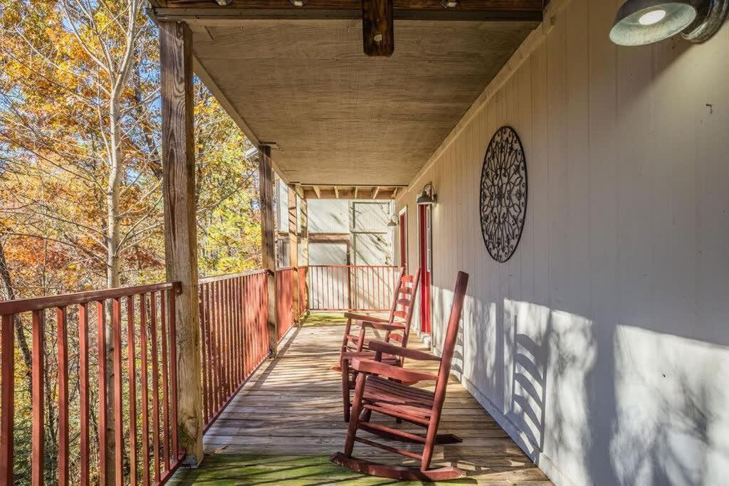 Sasquatch Lodge E Sleeps 13 Gatlinburg Exteriör bild